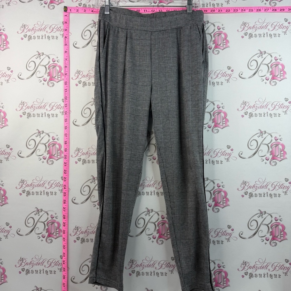 Streetwear Society pants bottoms plaid black Gray Glen Plaid Tailored Trousers
